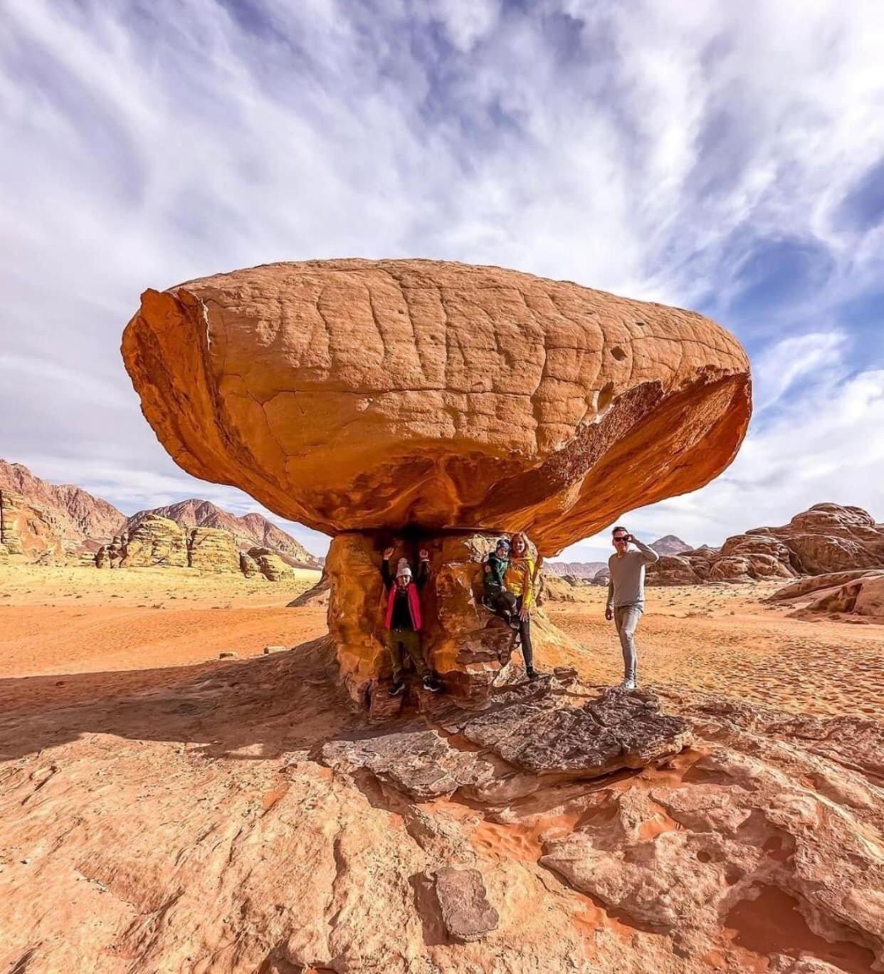 Tamim Luxury Wadi Rum Camp Bagian luar foto
